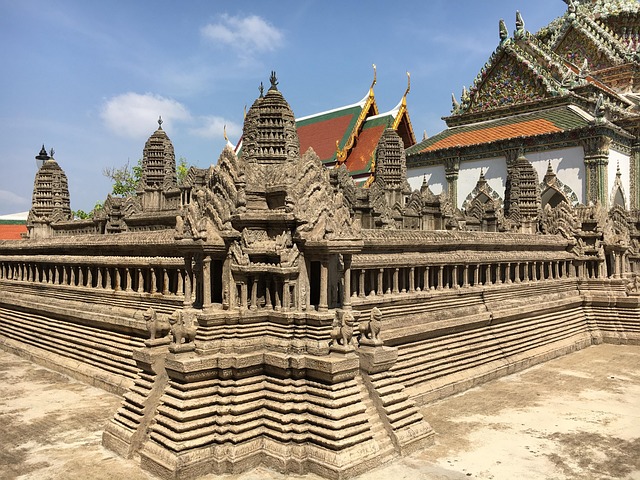 Cosa fare a Bangkok: 11 imperdibili templi e tour tra tradizione e modernità