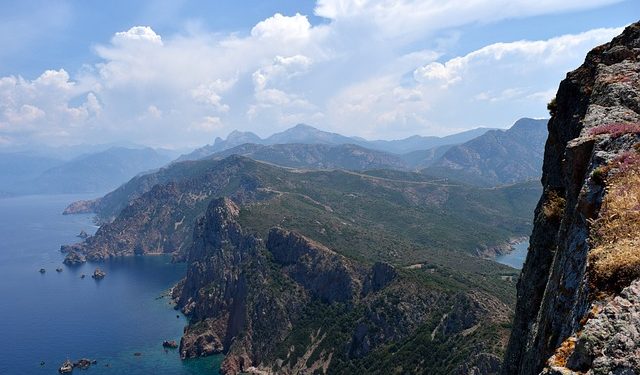 Scoprire la Corsica in traghetto: tutti i vantaggi