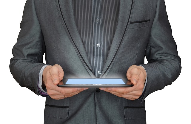 Scelte consapevoli: come risparmiare tempo e denaro confrontando le offerte online