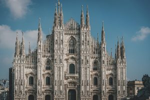 Milano capitale degli eventi: perché i servizi igienici temporanei sono diventati un elemento strategico